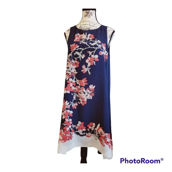 MAX STUDIO Beautiful Flowy Dress - Picture 2 of 7